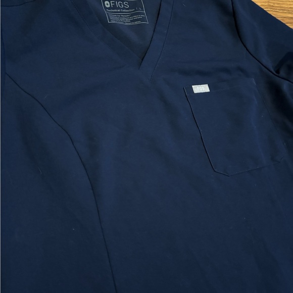 Navy SLIM One Pocket Fig Scrub Top- Large - Picture 4 of 4